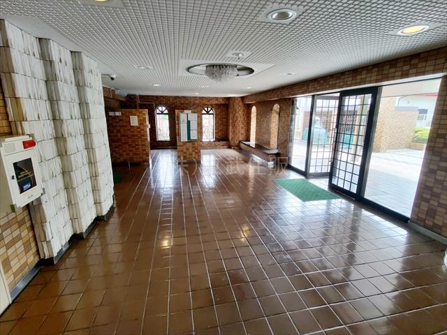【エントランス】 | NICライブステイツ川越南大塚 | 明るく開放感のあるエントランスです