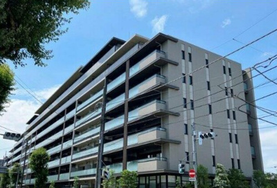 【外観】 | リーフィアレジデンス杉並井草森公園 | 鉄筋コンクリート造のがっちりとした建物。
