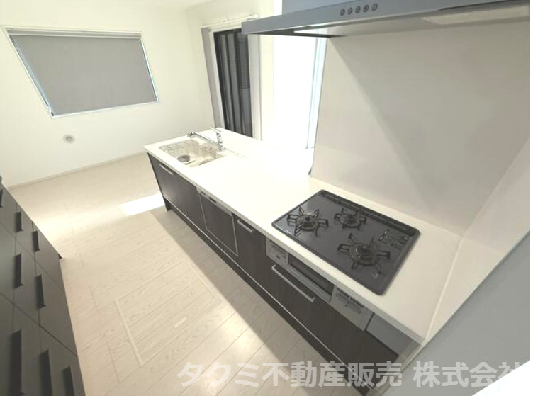 神戸市垂水区霞ヶ丘　中古一戸建　築浅のキッチン