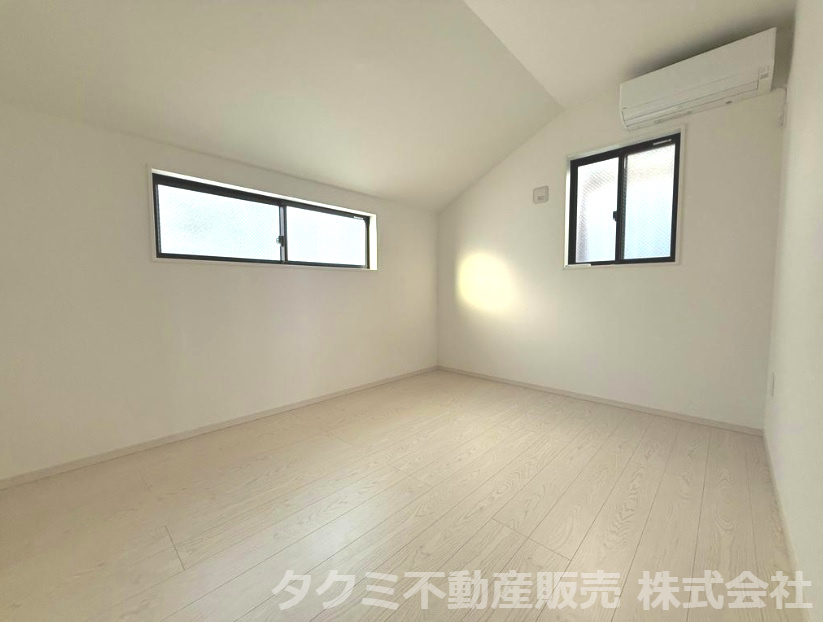 神戸市垂水区霞ヶ丘　中古一戸建　築浅の洋室