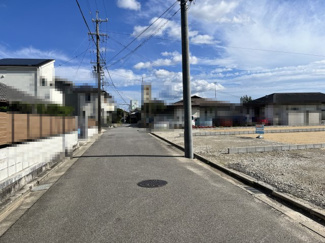 【前面道路含む現地写真】
