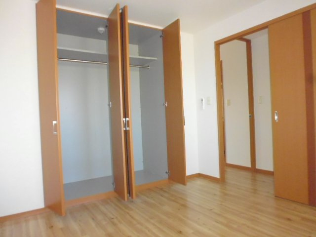 サンライズ亀甲の寝室|洋室