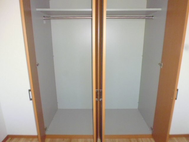 サンライズ亀甲の収納|クローゼット