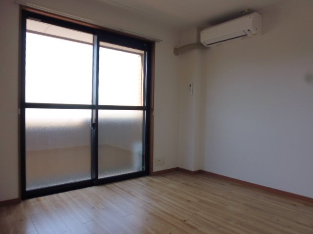 サンライズ亀甲の居間・リビング