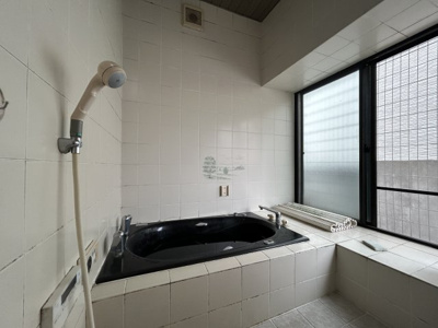 【浴室】 | 東京都武蔵村山市神明３丁目 | 大理石造り
ジャグジー付きのお風呂です