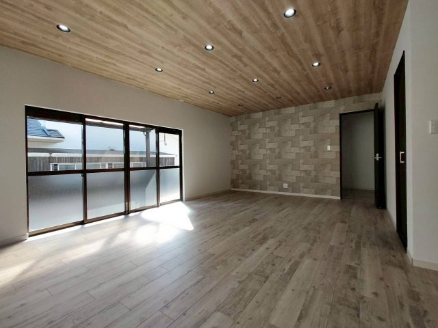 長府満珠町　中古物件の居間・リビング