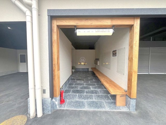 icoi×LONGLIVE　BASEのエントランス