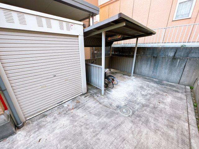 ジュネス梨子ノ木Ｋの駐車場