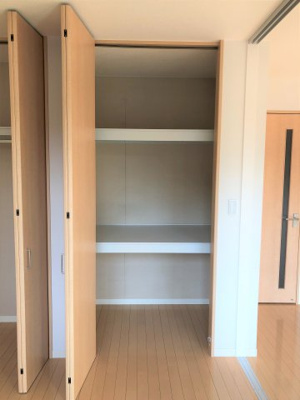 【その他】 | ボン・エール | 洋室5.6帖の物入