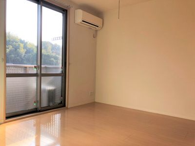 【寝室】 | ボン・エール | 洋室5.6帖