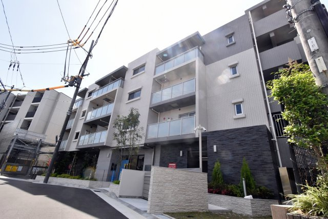 スプランディッド甲子園の外観