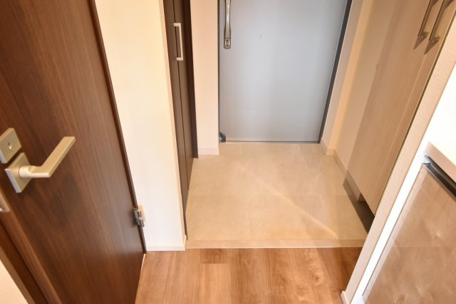 スプランディッド甲子園の玄関