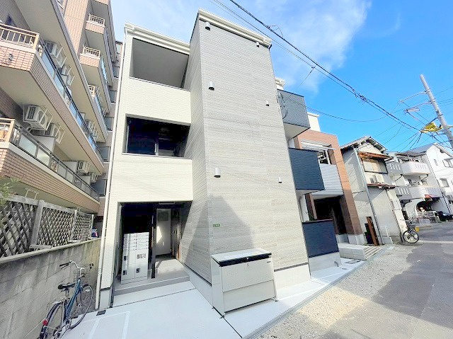 REGIA　OSAKA　CITY　KOMATSUの外観