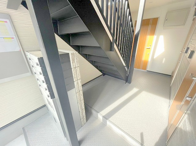 REGIA　OSAKA　CITY　KOMATSUのエントランス