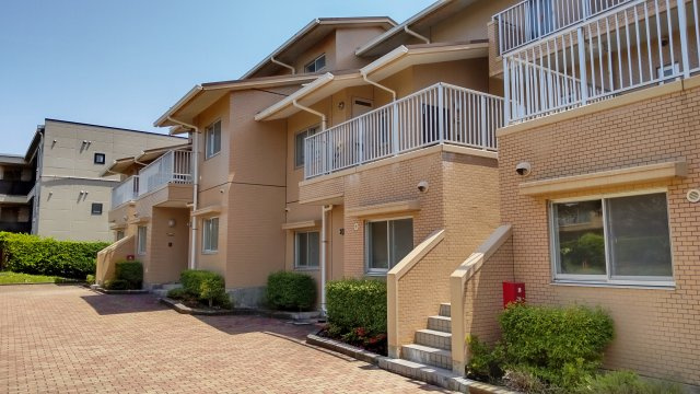 八戸市長根１丁目のアパートの外観