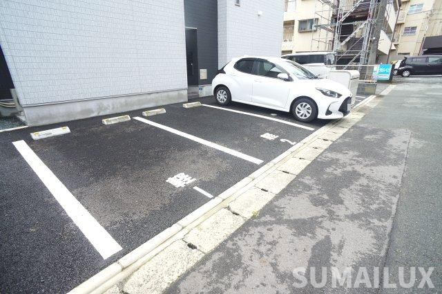 ＡＤＣ島崎グランソレイユの駐車場