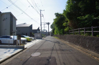 【前面道路含む現地写真】