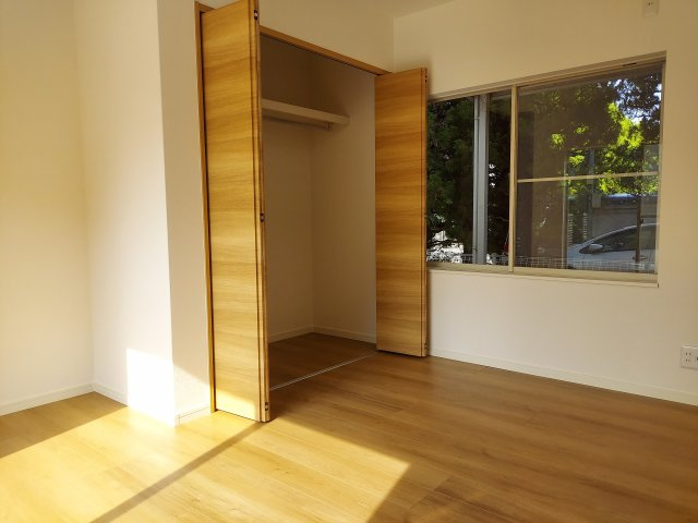 宝塚市今里町一戸建の洋室|1階洋室約6.5帖