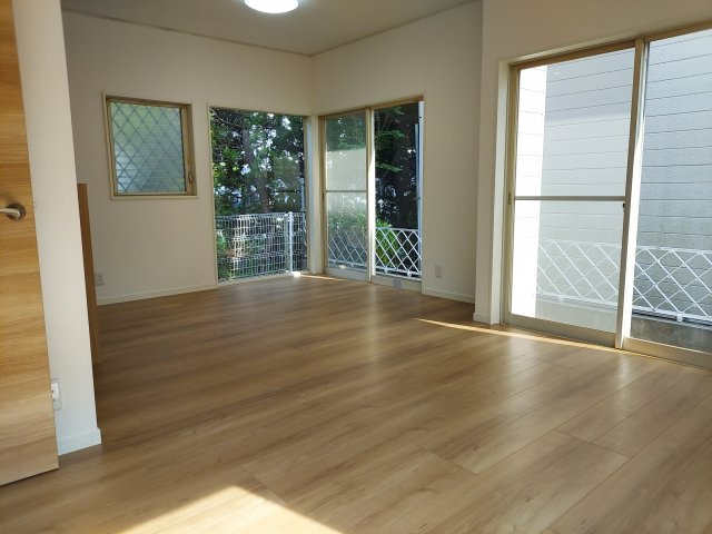 宝塚市今里町一戸建の居間・リビング