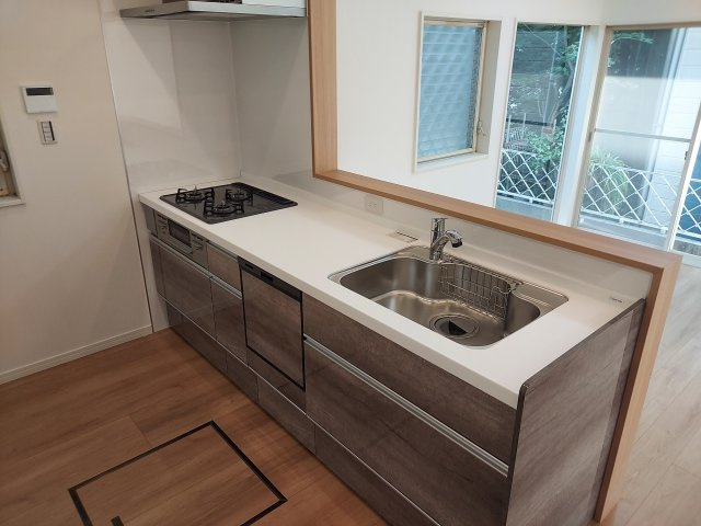 宝塚市今里町一戸建のキッチン|食洗機付きシステムキッチン