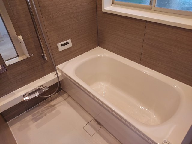 宝塚市今里町一戸建の浴室|浴室乾燥機付き