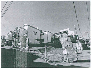 売地　新座市東の前面道路含む現地写真