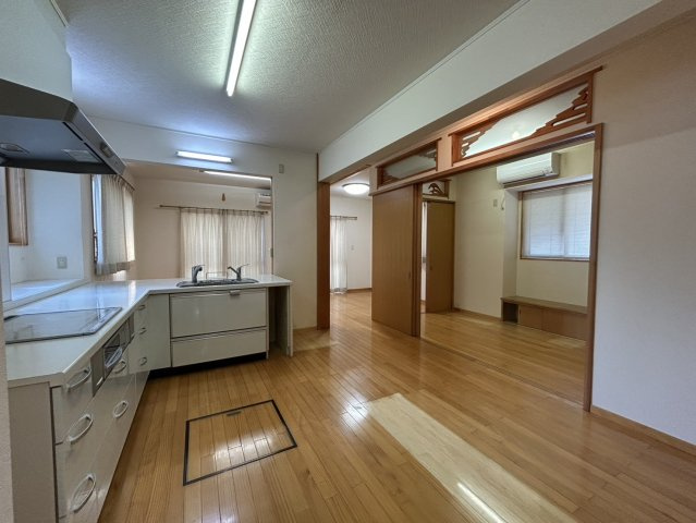 倉敷市浜ノ茶屋売家のキッチン|DK約9帖　