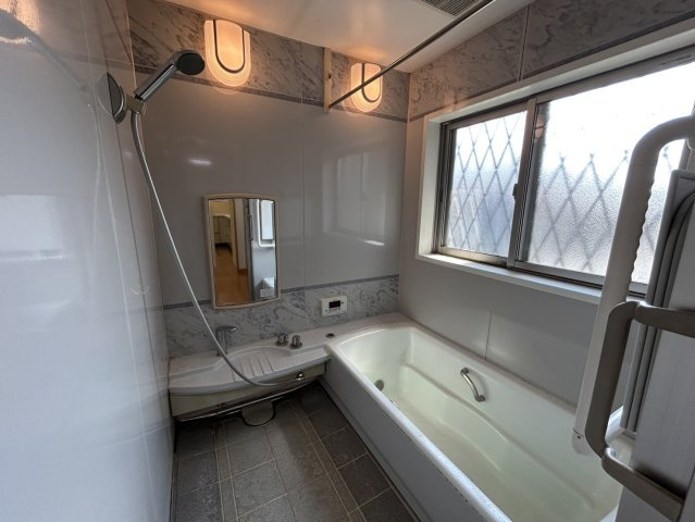 倉敷市浜ノ茶屋売家の浴室