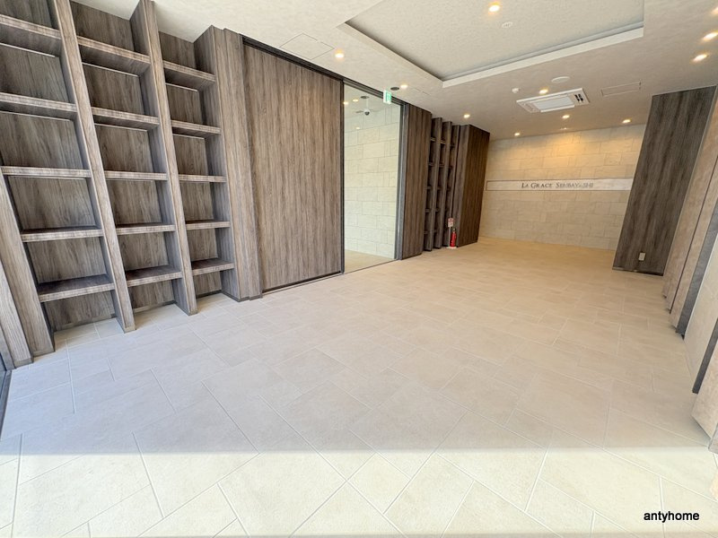 LA GRACE SENBAYASHI　仲介手数料無料のロビー