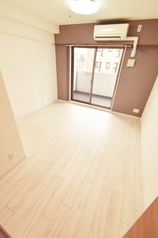 スプランディッド難波の居間・リビング
