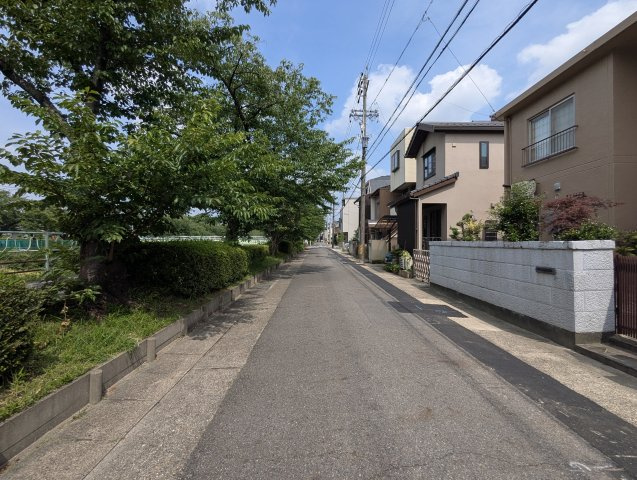 KIS名古屋市名東区香流1期の前面道路含む現地写真