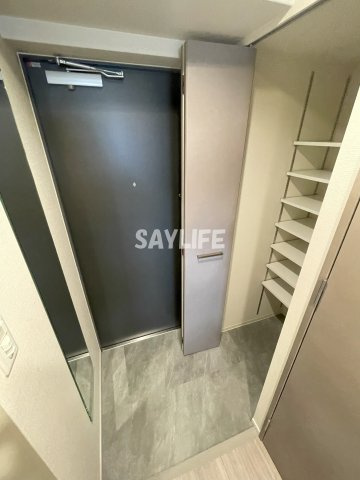 プレサンス緑橋ソレアスの玄関
