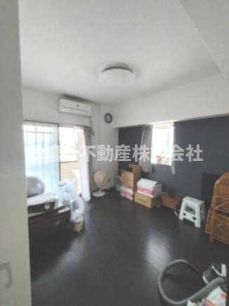 ６５５６４　テラスノバ穂積の洋室|東北洋室