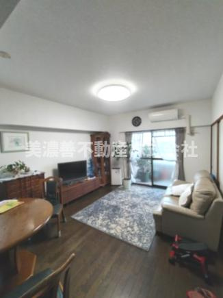 ６５５６４　テラスノバ穂積の居間・リビング