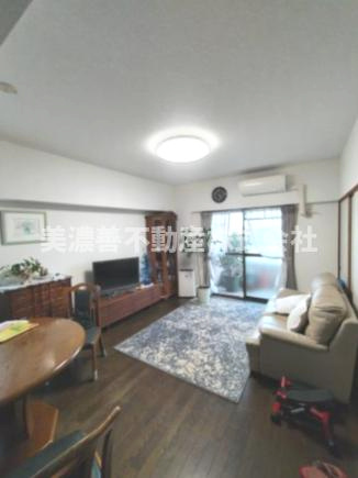 ６５５６４　テラスノバ穂積の居間・リビング