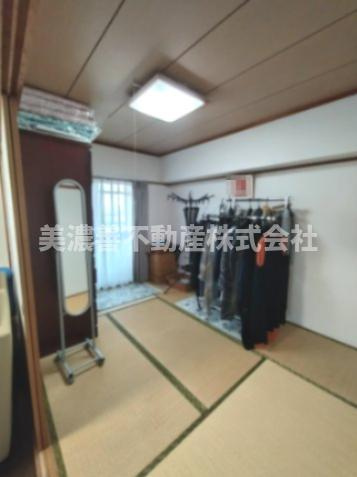 ６５５６４　テラスノバ穂積の和室