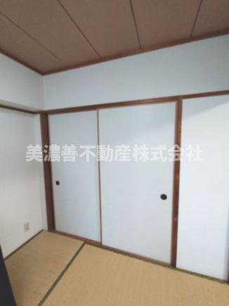 ６５５６４　テラスノバ穂積の収納