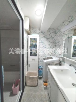 ６５５６４　テラスノバ穂積のランドリースペース