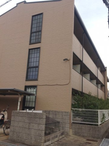 レオパレスサニーヒルの外観