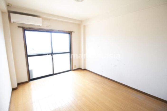 ナカイビルの居間・リビング