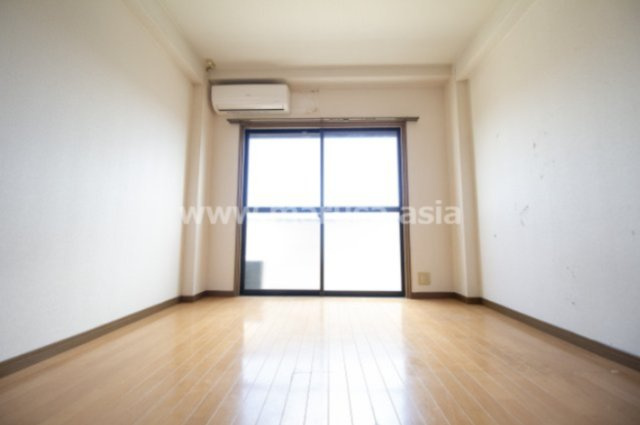 ナカイビルの内装