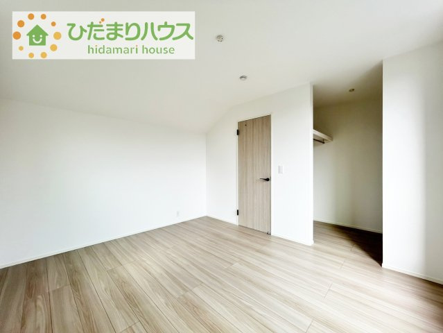 【寝室】 | 我孫子市並木9丁目24-1期　新築戸建 | 広めの主寝室は、ベッドの他にもパソコンデスクやドレッサーなども置けちゃいます(*^-^*)