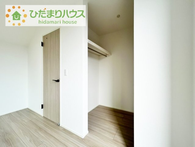 【収納】 | 我孫子市並木9丁目24-1期　新築戸建 | 小物類から掃除機やシーズンオフの暖房器具といった大きいものまで1か所に収納できる、機能的な大容量ウォークインクローゼット付き(^^♪