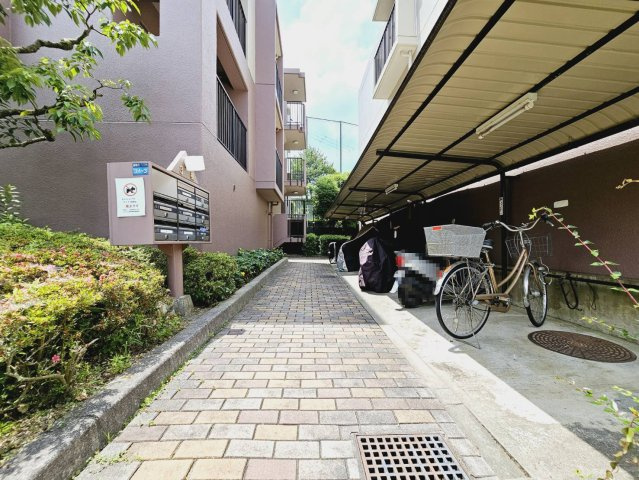 ユニハイム神戸唐櫃台3号棟の駐輪場|■駐輪場