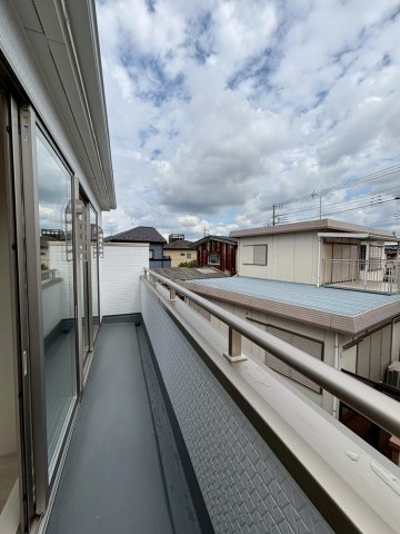 北葛飾郡松伏町　田中3丁目　新築戸建　全6棟のバルコニー|暖かな日差しのふりそそぐバルコニー