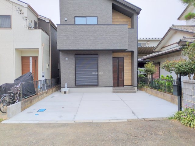 入間郡三芳町大字藤久保の新築一戸建の駐車場