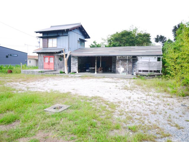 長生郡一宮町東浪見　中古戸建の庭|敷地約160坪のサーフハウス自転車で5分でサーフポイント 土間キッチンでバーベキューが可能です