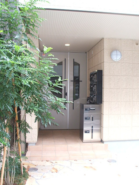 Ｔｏｗｎ－ｃｏｕｒｔ　ＮＡＮＡＵＭＩのエントランス|☆エントランスにはオートロックがあり、防犯性が高いです☆