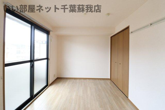 ロイヤルハウスＢの洋室|広々とした洋室です