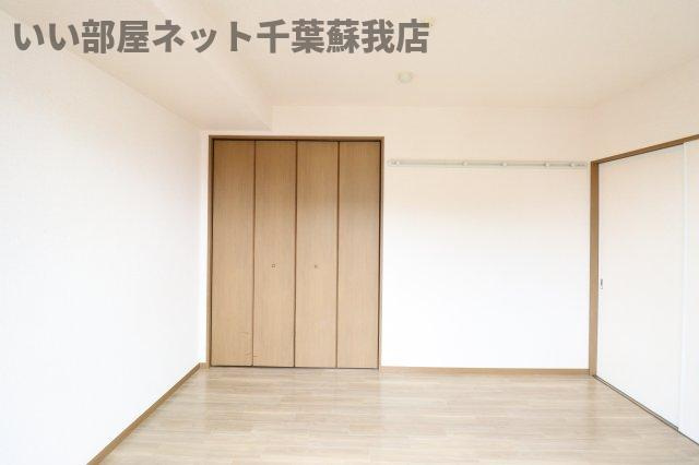 ロイヤルハウスＢの洋室|スタンダードな洋室です